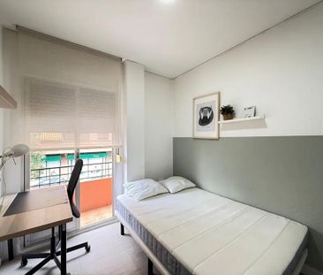 Avinguda de Peris i Valero, Valencia, Valencian Community 46004 - Photo 2