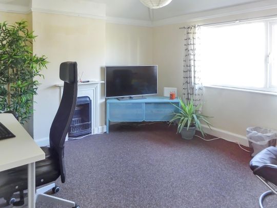 Bath Road, Kettering - Photo 1