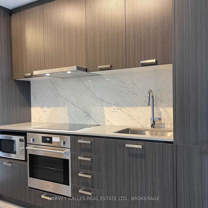 For Lease - 38 Honeycrisp Crescent Unit# 2006, Vaughan, Ontario - Photo 1