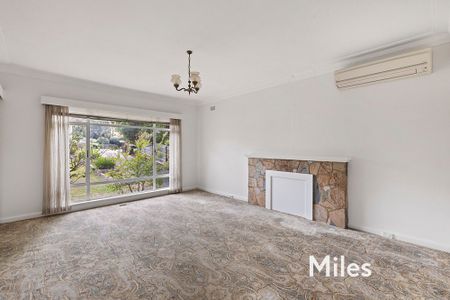 29 Charteris Drive, Ivanhoe East - Photo 2