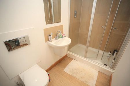 2 bedroom apartment to rent - Photo 5