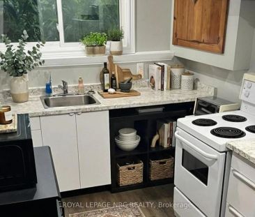 61 PRINCE PHILIP DRIVE - Photo 2