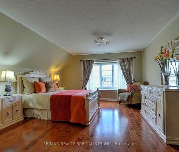 Detached Home For Lease | W9033084 - Photo 5