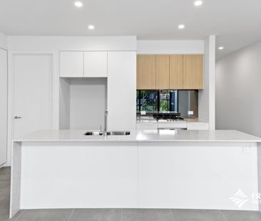 Large 4 Bedroom Townhome - Photo 6