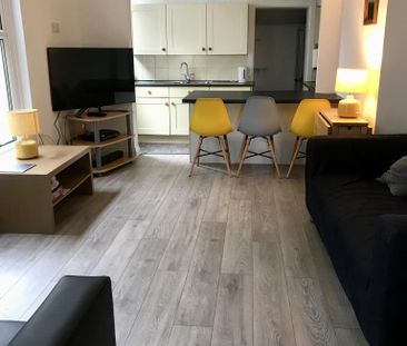 6 bedroom terraced house to rent - Photo 1