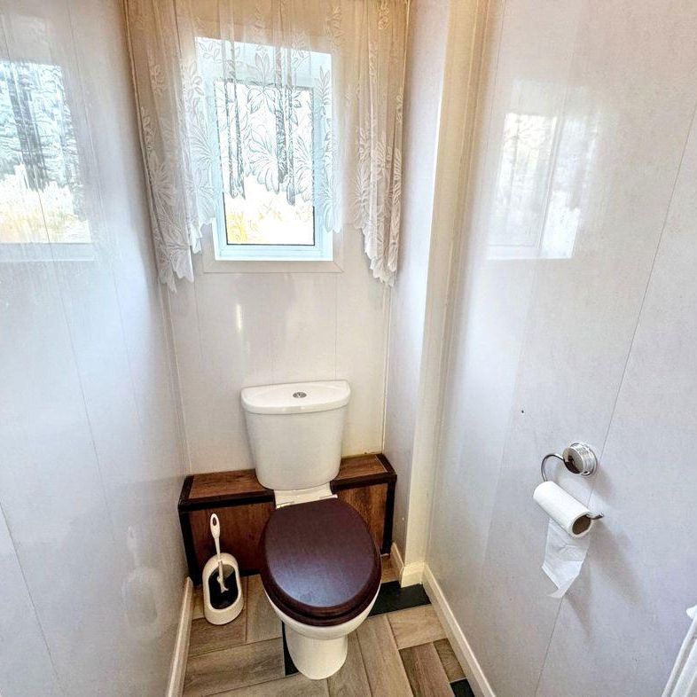 3 bed semi-detached house to rent in TS18 - Photo 1