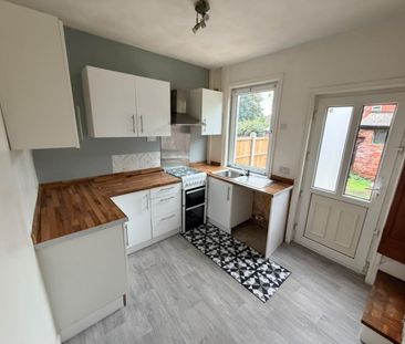2 bed Terraced - To Let - Photo 4