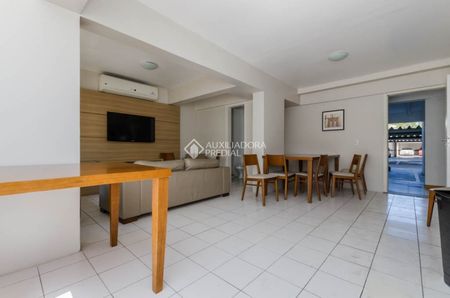 Apartamento com 2 quartos e 82m² para alugar em Vila Ipiranga, Porto Alegre. - Foto 4