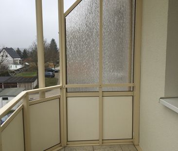 Gemütliche 3-Raum-Wohnung mit Badewanne und sonnigem Balkon - Foto 2