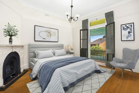 Gracious Semi with Unique Features and Inground Pool - Photo 4