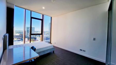 2 bedroom 2 bathroom-Second Bedroom - Photo 4