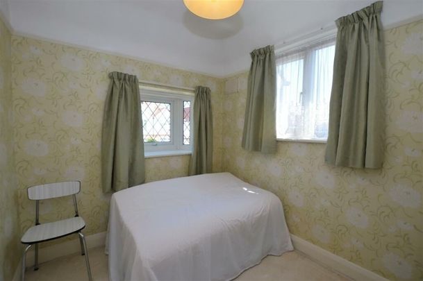 3 Bed Semi-Detached House, Heath Road, TW3 - Photo 1