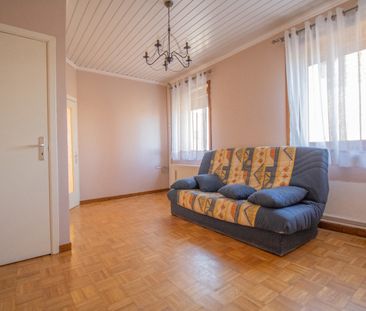 JOLIE MAISON AVEC TERRASSE à 7134 Binche Péronnes-lez-Binche  Loye... - Photo 4