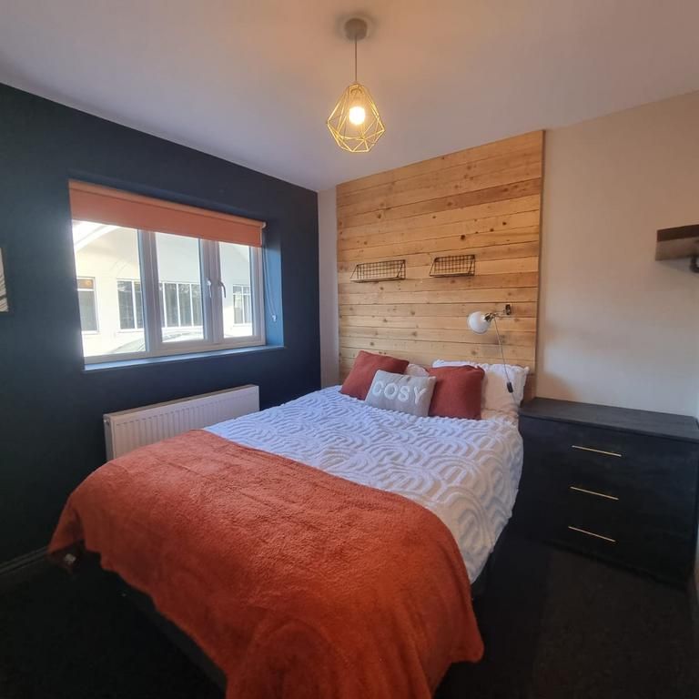 1 bedroom in a house share to rent - Photo 1