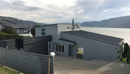 Executive Macandrew Bay Home - Photo 3