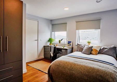 Gold En Suite - Photo 3