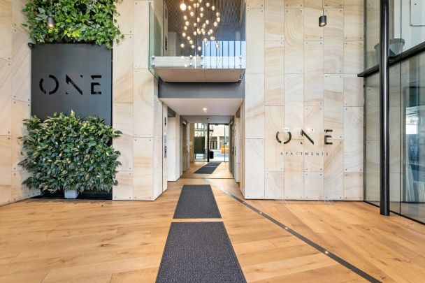 EXECUTIVE UNFURNISHED 2 BEDROOM APARTMENT LIVING STYLE IN ADELAIDE CBD - Photo 1