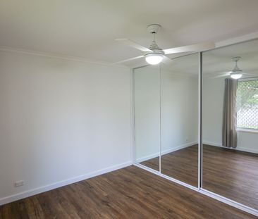 FAMILY HOME IN LOVELY SUBURBIA - Photo 4