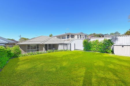 33 Carrington Avenue, Mortdale NSW 2223 - House For Rent | Domain - Photo 4