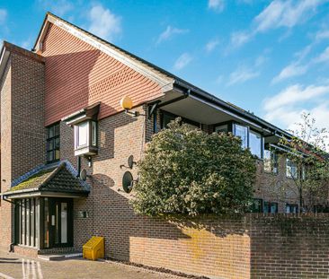 Rosslyn Close, Sunbury On Thames, Middlesex, TW16 7NN - Photo 4