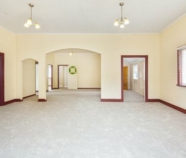 Charming Ascot Family Home! - Photo 3