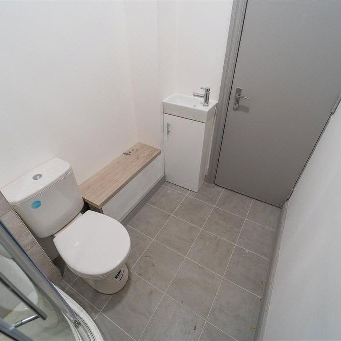 6 bedroom house to rent - Photo 1