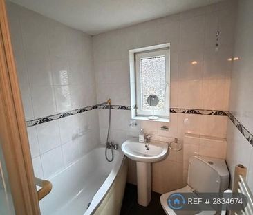 2 bedroom terraced house to rent - Photo 4