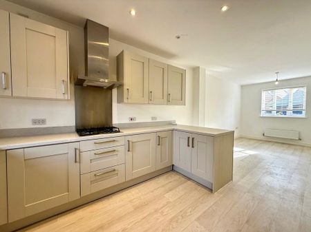 4 bedroom detached house to rent - Photo 3