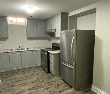 For Lease - 90 Peace Valley Crescent, Brampton, Ontario - Photo 6