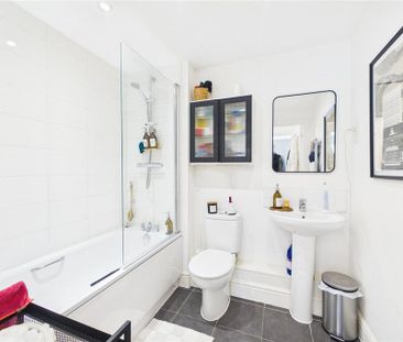 2 bedroom end of terrace house to rent - Photo 6