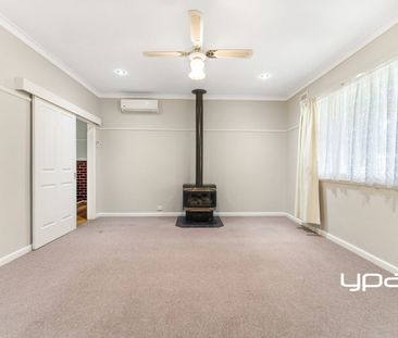 Charming Weatherboard Home in Prime Location - Photo 3