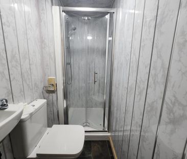 1 bedroom in a house share to rent - Photo 6