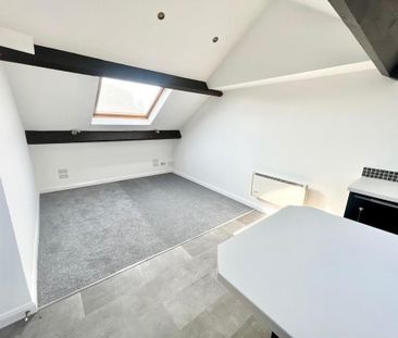 2 bedroom flat to rent - Photo 2