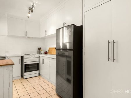 11/140 Kerferd Road, Albert Park - Photo 2