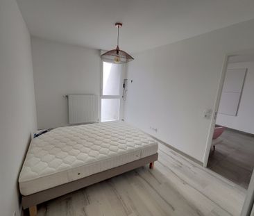Location Appartement 2 pièces 40m² ST MARTIN D HERES 38400 - Photo 2