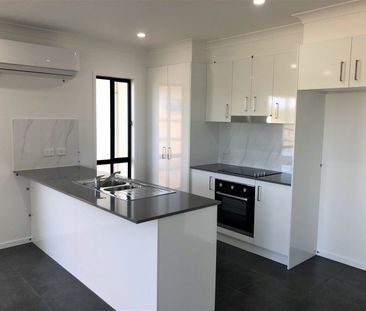 LIFESTYLE & LOCATION! - Photo 4