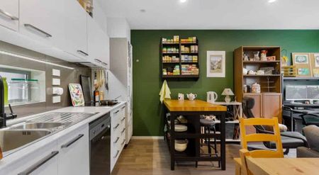 Modern & Stylish Living in the Heart of Hobsonville Point - Photo 2