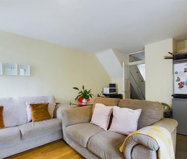 4 bedroom maisonette to rent - Photo 1
