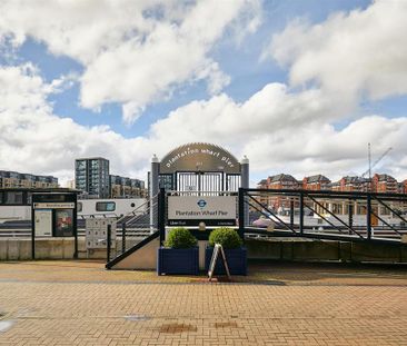 2 bedroom houseboat to rent - Photo 1