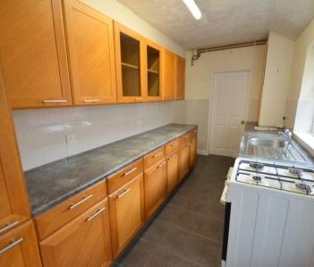 2 bedroom Terraced House To Let - Photo 3