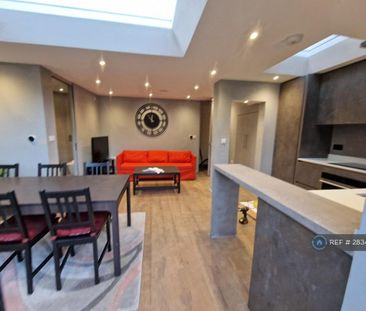 4 bedroom terraced house to rent - Photo 3