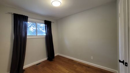 For Lease - 1 Bendamere Drive, Grimsby, Ontario - Photo 5