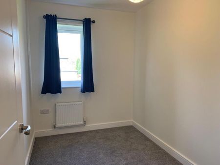 3 bedroom semi-detached house to rent - Photo 4