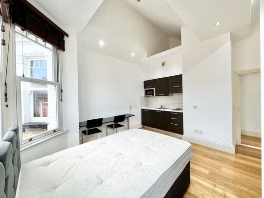 Studio to rent - Photo 1