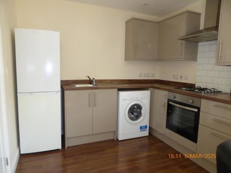 1 bedroom ground floor flat to rent - Photo 4