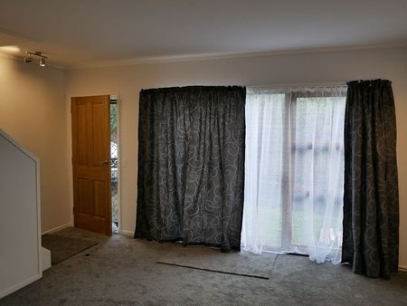 Recently renovated - modern 2-bedroom with garage - Photo 3