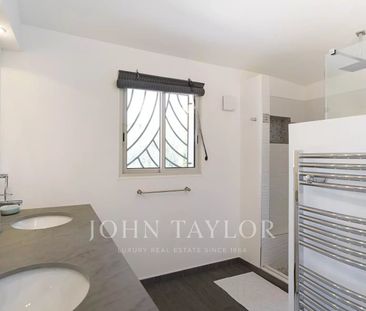 Maison à louer Mougins, Cote d'Azur, France8 500 EUR / Mois - Photo 3