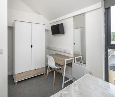 2 bedroom flat to rent - Photo 2