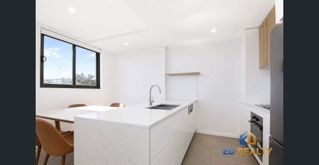 MODERN APARTMENT IN LIVERPOOL CBD - Photo 3