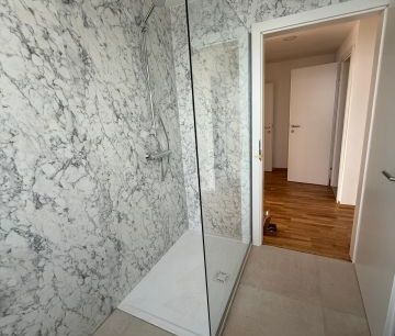 TOPRENOVIERTE 2-Zimmer Wohnung mit Terrasse und Weitblick - Foto 3